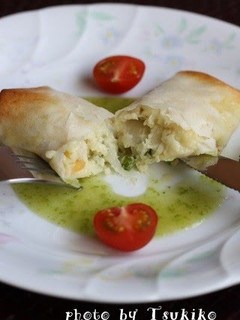A picture of Cream Sauce Filled Pan-Fried Spring Rolls.