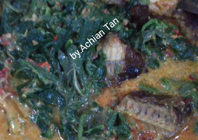 Gulai pucuk ubi ikan asap