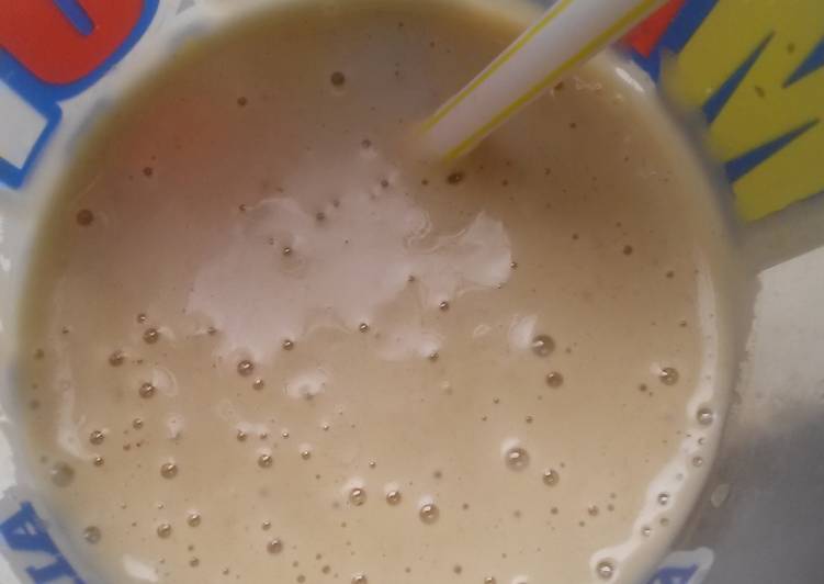 Recipe of Super Quick Homemade Nutty Banana Smoothie