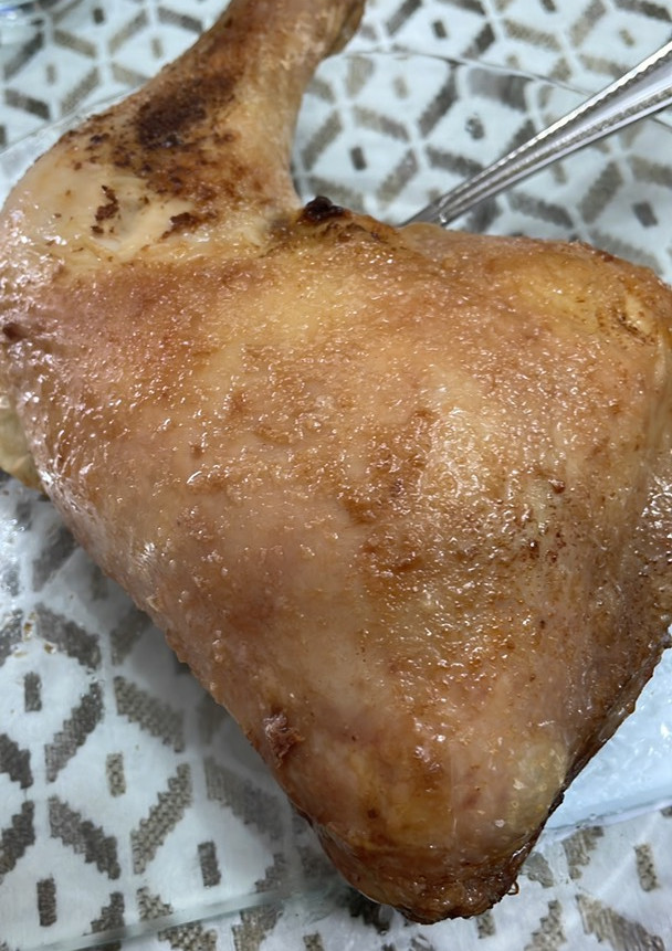 Una foto de Pata de pollo freidora de aire