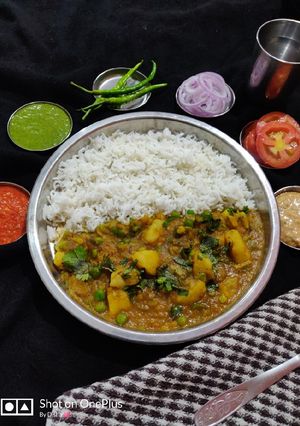 આલુ મટર (Aloo Mutter Recipe in Gujarati) રેસીપી મુખ્ય ફોટો