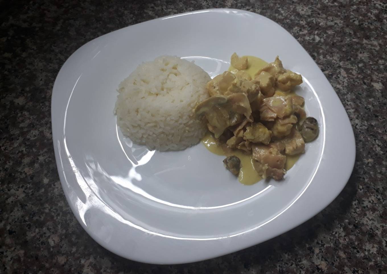 Strogonoff de pollo