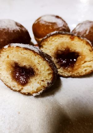 Una foto de Berlinesas rellenas🍓❤️