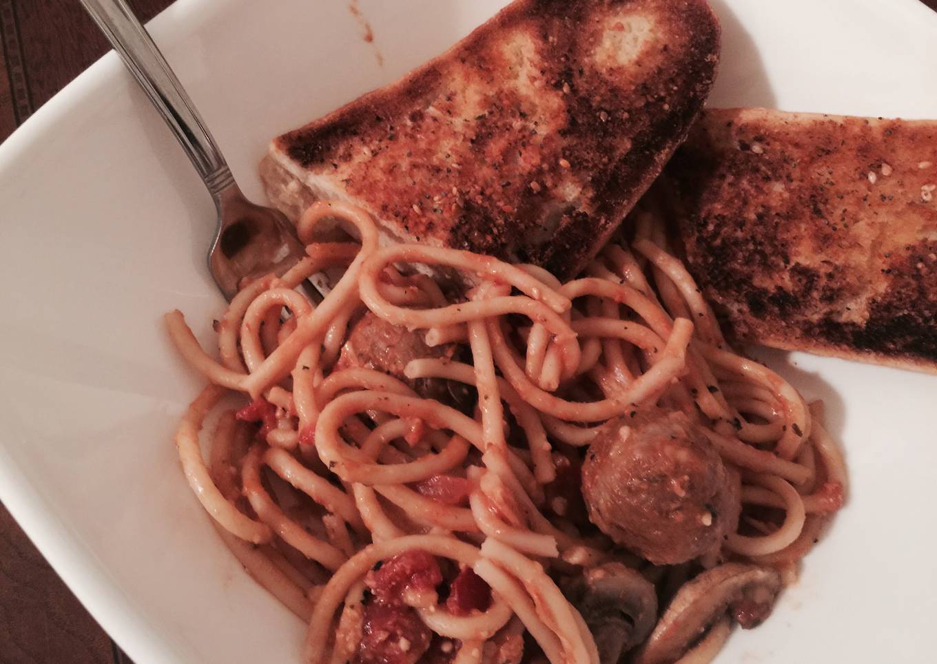 Bucatini with Turkish meatballs