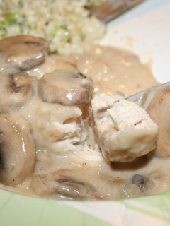 A picture of Creamy Mushroom Chicken.