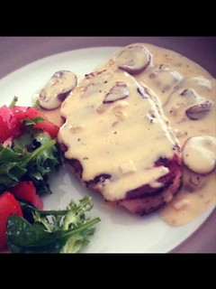 A picture of Chicken With Creamy Mushroom Sauce.