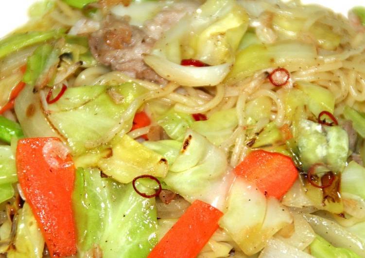 Recipe of Award-winning Thai-Style Yakisoba Noodles with Fish Sauce