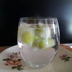 A picture of AMIEs Fruit (cherry) Ice Cubes.