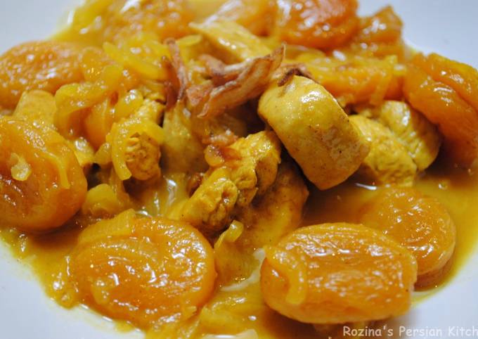 Persian chicken and dried apricot stew