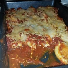 A picture of Chicken stuffed shells.