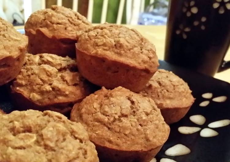 Fresh low calorie apple cinnamon oatmeal breakfast muffin