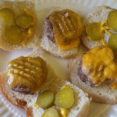 A picture of Cheeseburger Sliders.