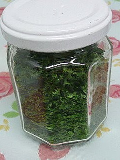 A picture of Drying and Storing Parsley.