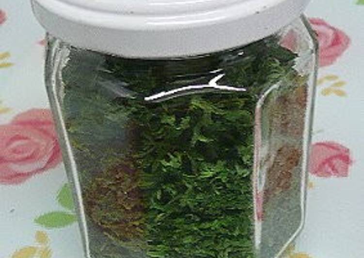 Drying and Storing Parsley