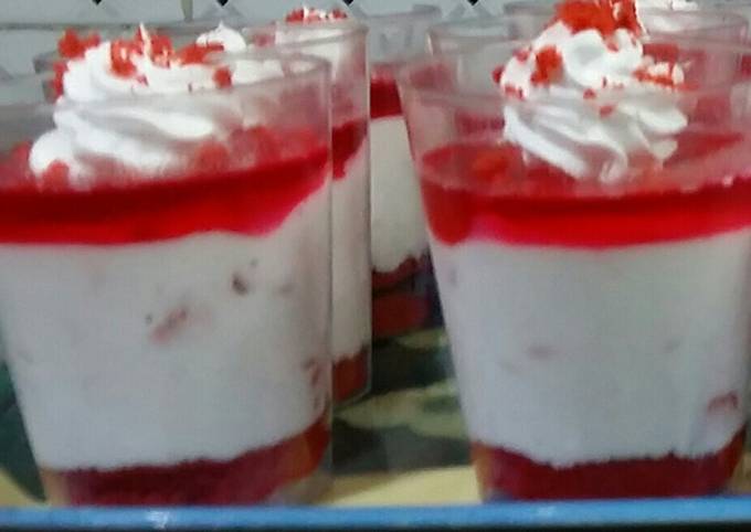 How to Prepare Quick Strawberry cheese cake