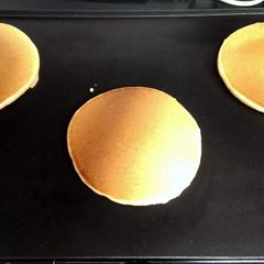 A picture of Pancakes (American style).