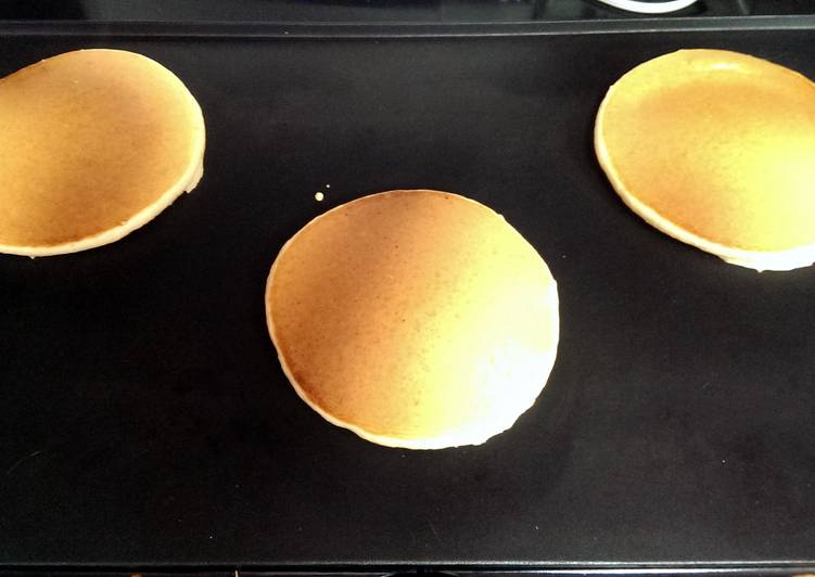 Simple Way to Make Homemade Pancakes (American style)