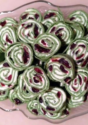A picture of Craisin Feta Pinwheels.