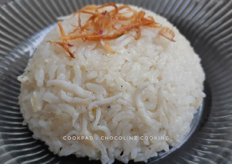 Langkah Mudah untuk Menyiapkan [6] Nasi Liwet Teri Medan (Rice Cooker), Bisa Manjain Lidah