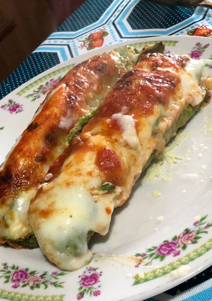 Una foto de Canelones verdes con pollo