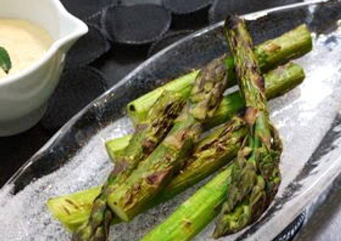 Grilled Asparagus in Garlic, Oyster Sauce, and Mayonnaise