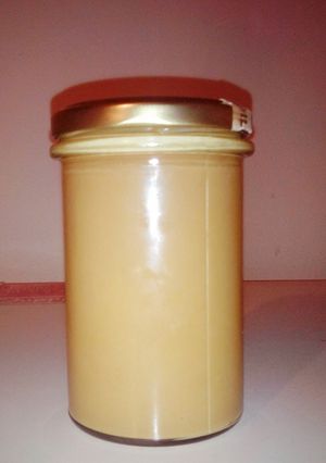 A picture of Honey dulce de leche.