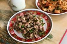 Salad thịt heo kiểu Thái - món gia truyền