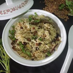 A picture of Kala chana pulao.