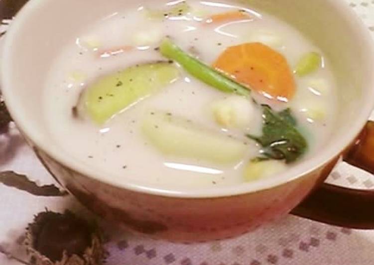 Vegetable-Packed Soup With Soy Milk