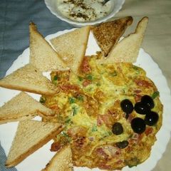 A picture of Bread with omlete.