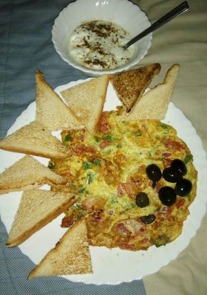 A picture of Bread with omlete.