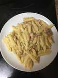 Macarrones sin nata con bacon al estilo carbonara