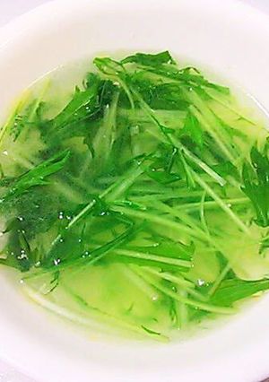 A picture of Mizuna Chinese Soup with Chicken Skin Broth.