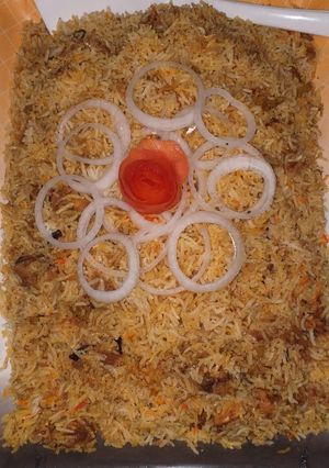 A picture of Chicken biryani.