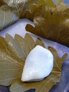 A picture of Gooey and Soft Kashiwa Mochi Made Easily in a Microwave.