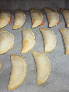 Una foto de Empanadillas de atún, pimiento rojo y palitos de cangrejo