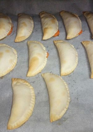 Una foto de Empanadillas de atún, pimiento rojo y palitos de cangrejo