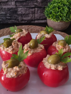 Una foto de TOMATES RELLENOS LIGHT ❤️