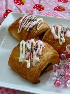 A picture of Crispy Chocolate Danishes.
