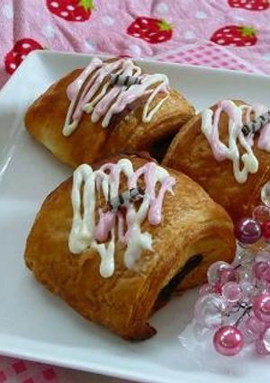 A picture of Crispy Chocolate Danishes.