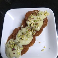 A picture of Shahi Tukra.