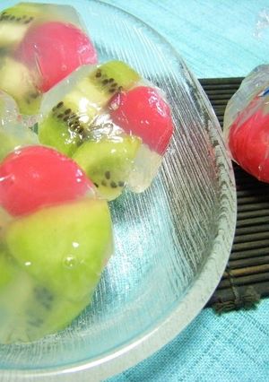 A picture of Jellied Fruit Ball (Cherry Blossom Viewing or Sports Day).