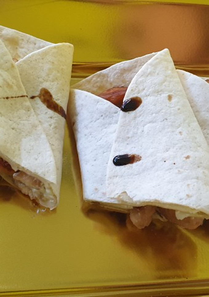 Una foto de Rollitos de pollo en salsa de anchoa