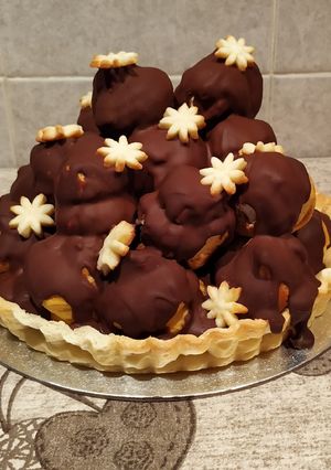 Foto di Crostata profiteroles con ganache al caffè