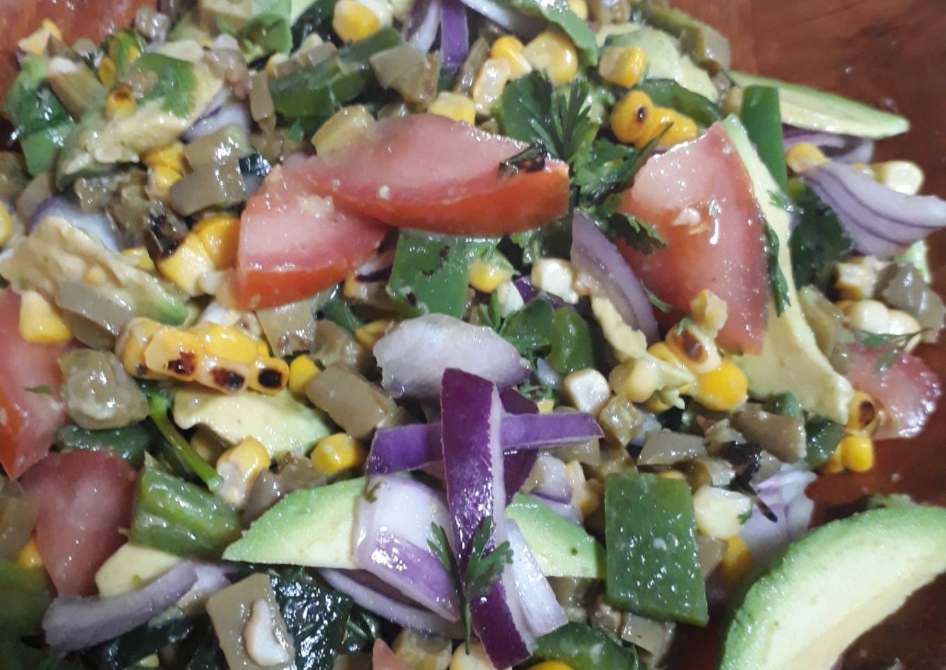 Ensalada asada de elote y nopal