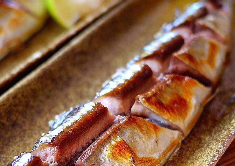 Recipe of Award-winning Methods for Pre-Cutting Salt-Grilled Pacific Saury