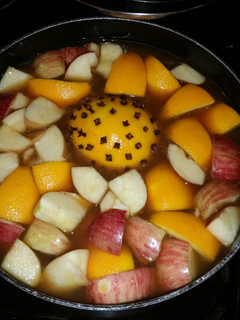 A picture of SugaMamas Spicy Apple Cider.