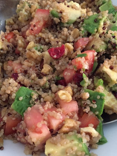 Una foto de La ensalada de quinoa que me ha regalado mi hermana 😍💕😋