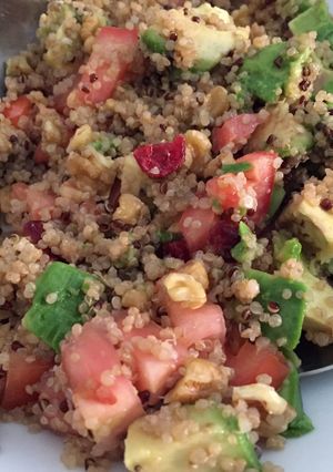 Una foto de La ensalada de quinoa que me ha regalado mi hermana 😍💕😋