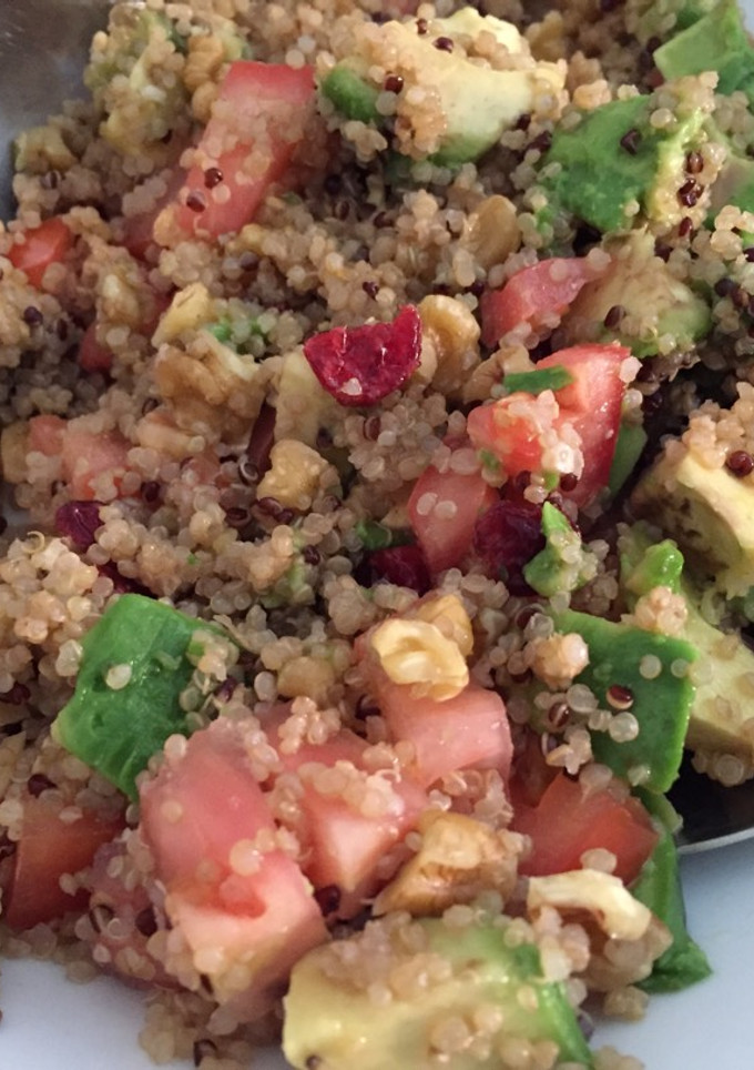 Una foto de La ensalada de quinoa que me ha regalado mi hermana 😍💕😋